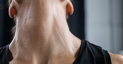 Ćwiczenia na mięśnie szyi: wzmacnianie i rozciąganie